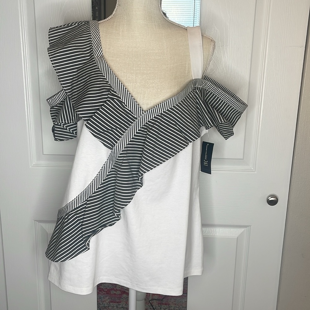 INC International Concepts Cold Shoulder Top - size 2X